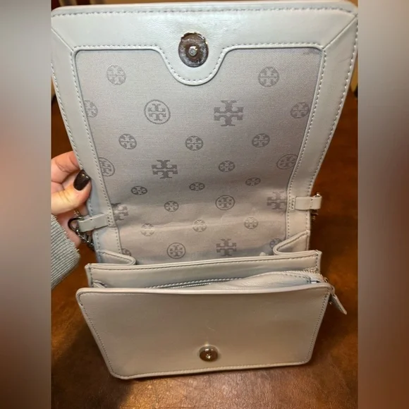 EUC Tory Burch Grey Crossbody Bag with Chain Strap. - Picture 4 of 16